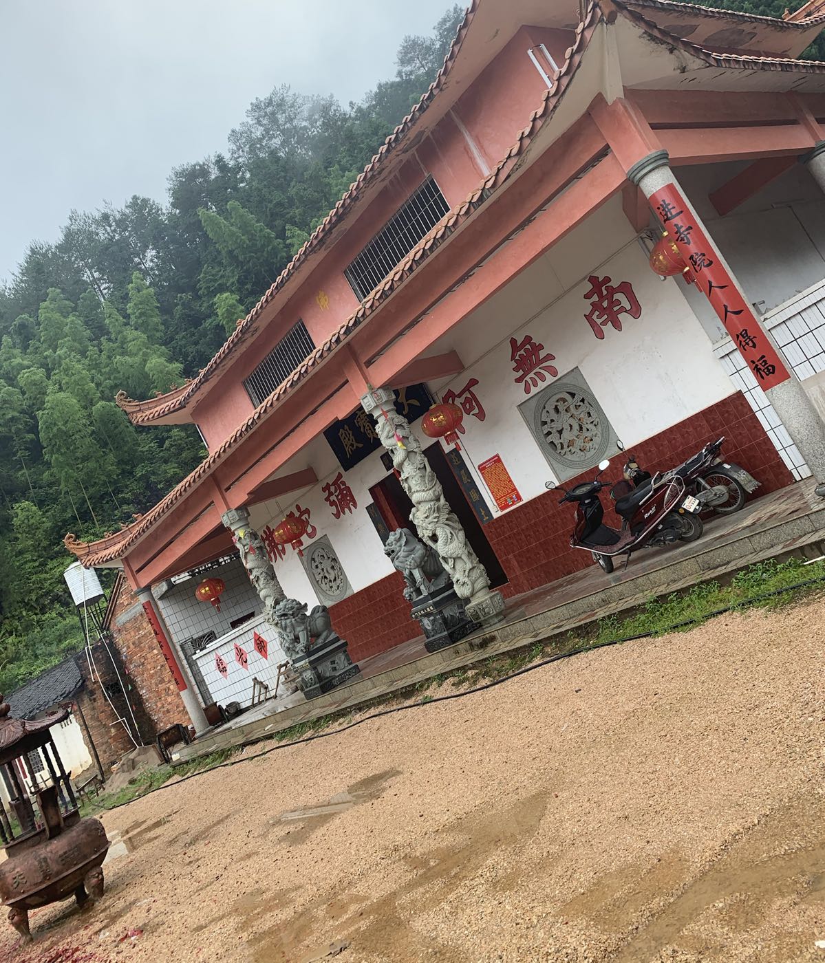 天门寺                     地址:南阳镇茶溪村