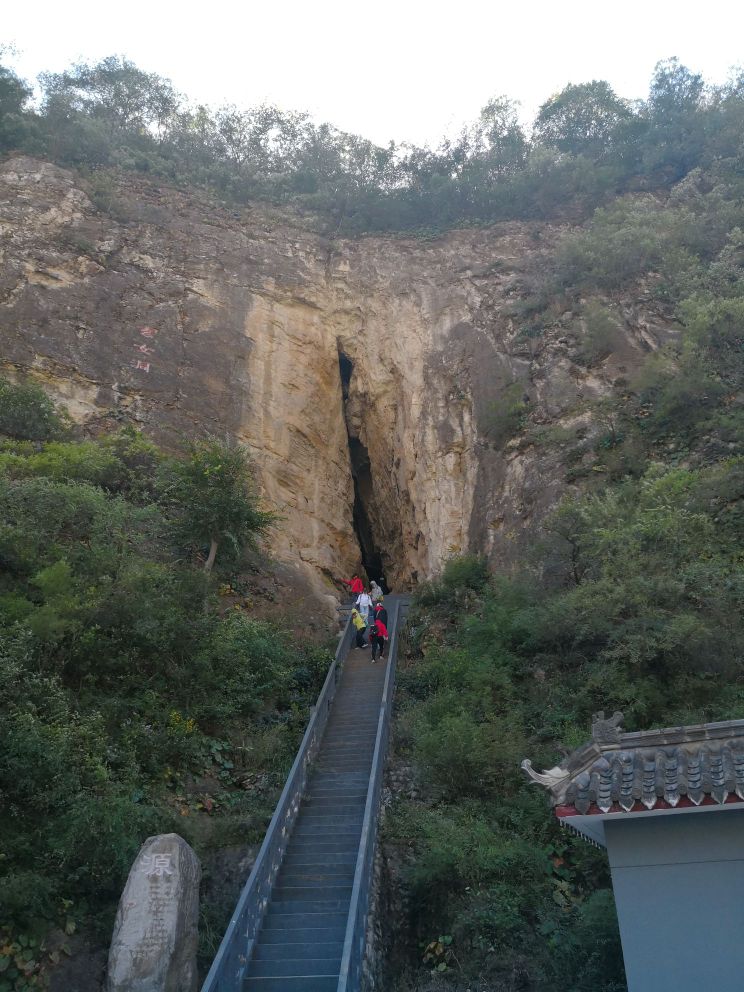 怎么去,怎么走):  北京市房山区史家营乡圣莲山风景区玄女洞