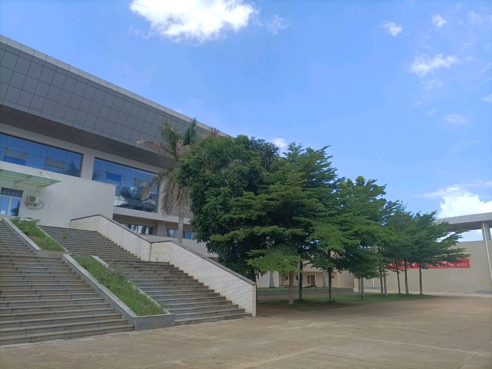 地址(位置,怎么去,怎么走):  美兰区校际2号路琼台师范学院(桂林洋