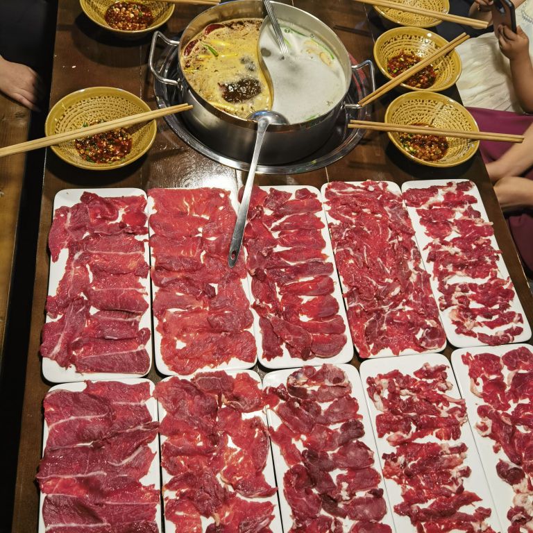 牛捌院子鲜切牛肉自主火锅
