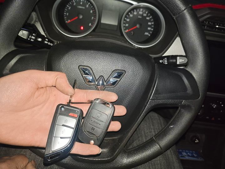 开锁指纹锁汽车钥匙灯光升级