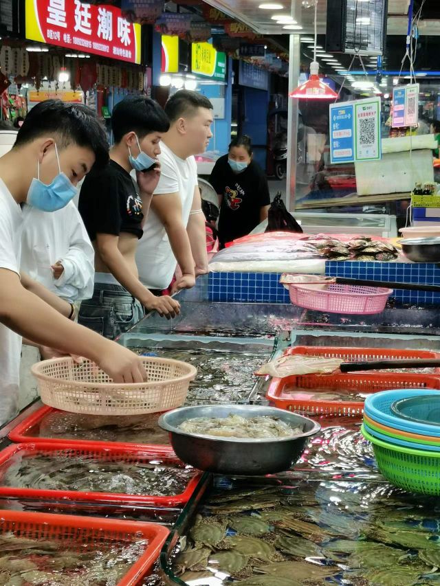 万年路海鲜副食批发市场