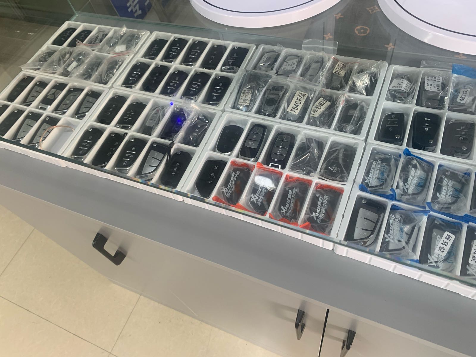 顺畅锁业指纹锁汽车钥匙