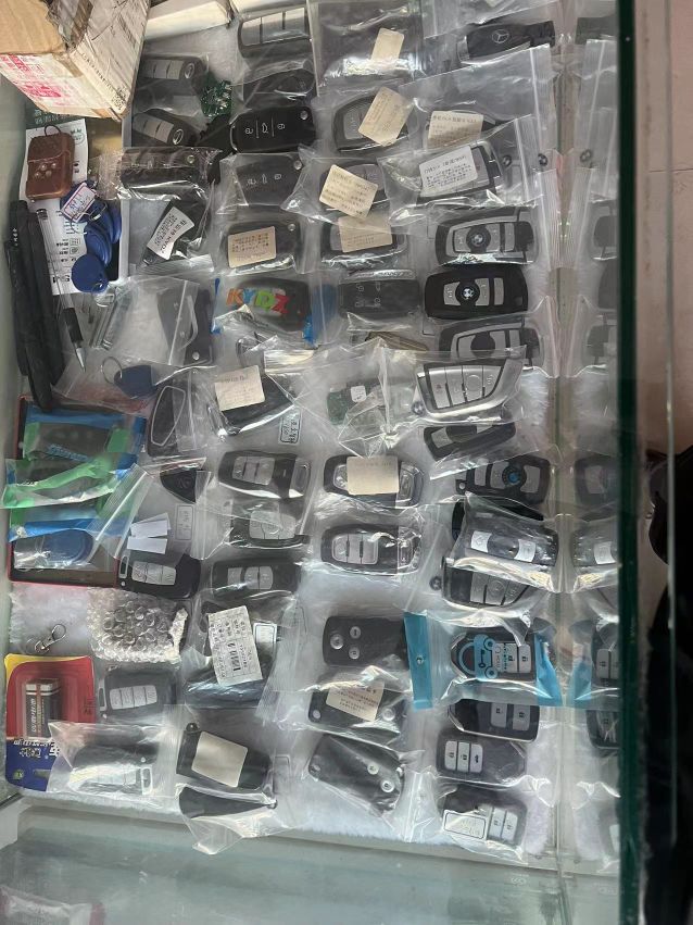 兄弟开锁智能锁配汽车钥匙