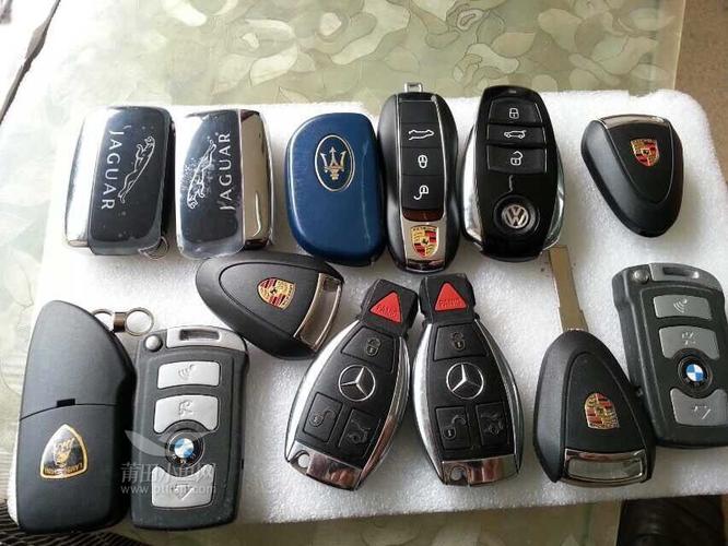 开锁换锁配汽车钥匙指纹锁上门搭电