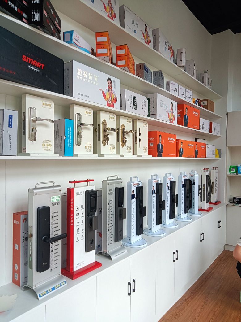 丁师傅开锁配汽车钥匙