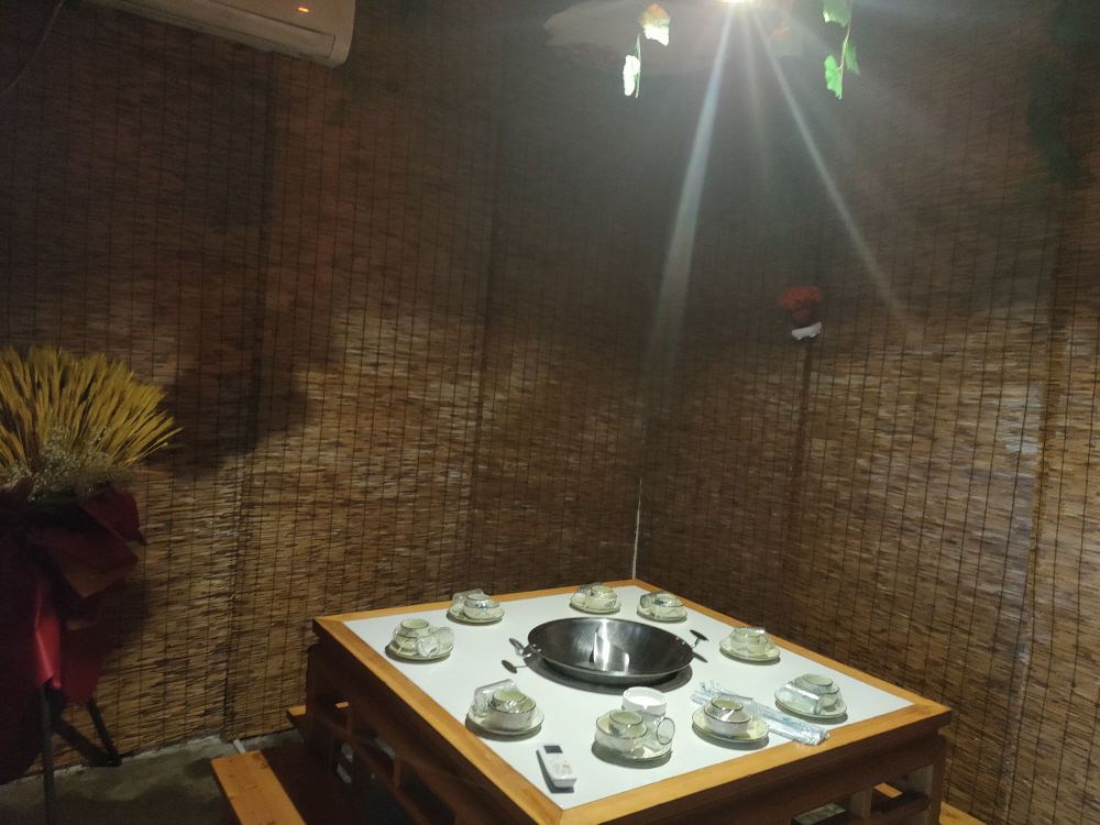 扭扭捏捏饭庄