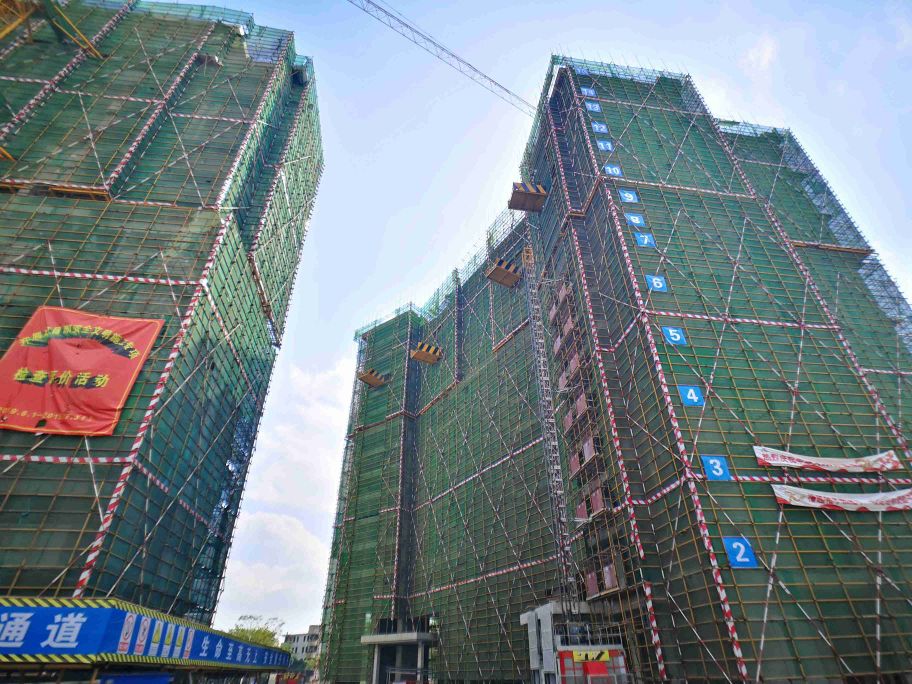 现代文苑-西南门