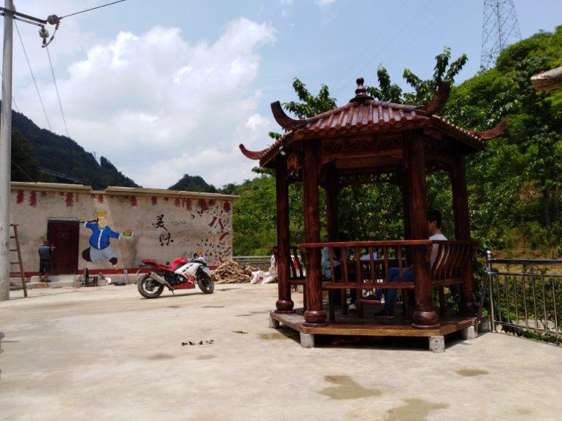 海马洞杰友山庄柴火鸡