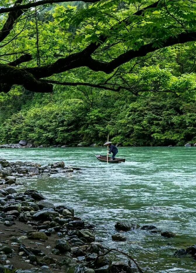 湖南屋脊峡谷漂流