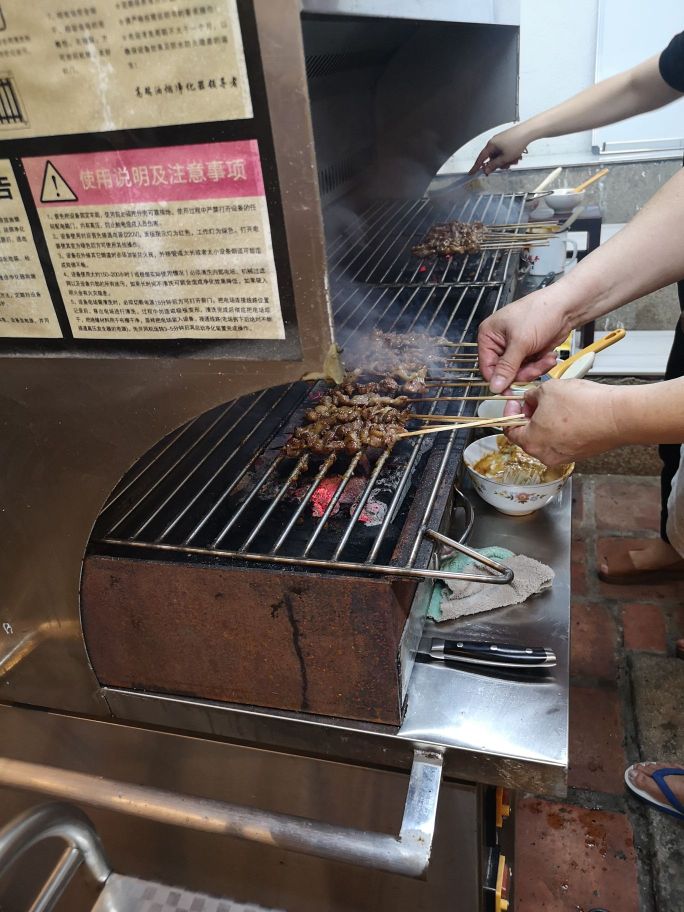 龙凤生活馆甲弟巷63号烧烤