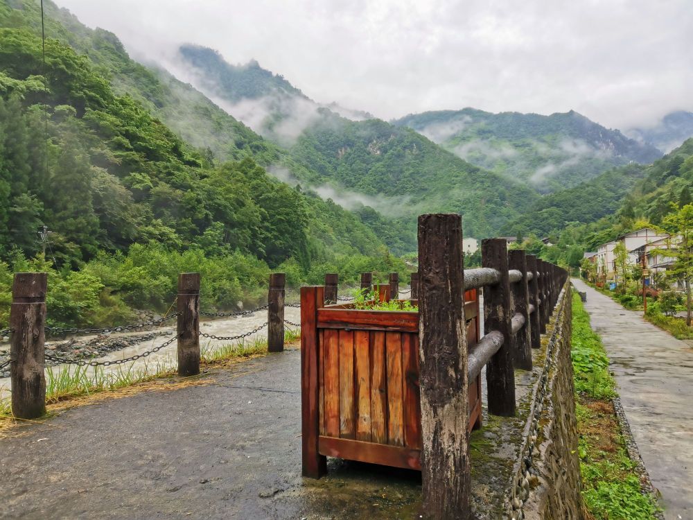 地址(位置,怎麼去,怎麼走): 四川省雅安市寶興縣兩永線中崗新村