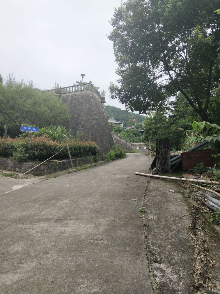 锡灵峰龙窟禅寺