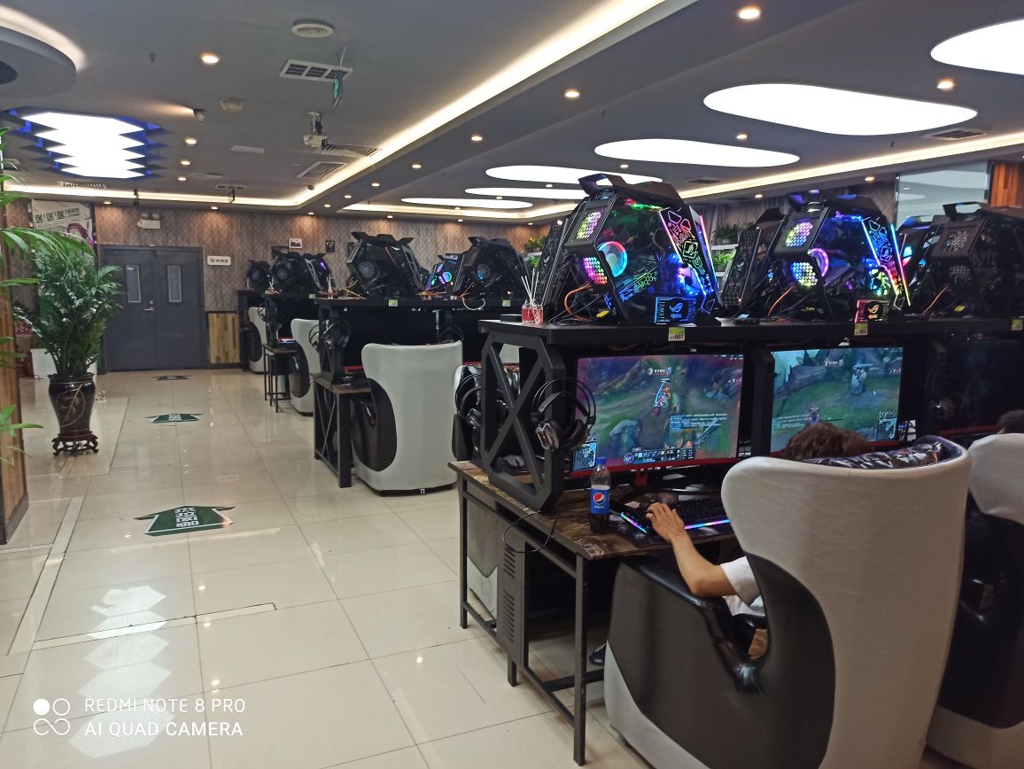 杰网咖(天鸿公寓店)