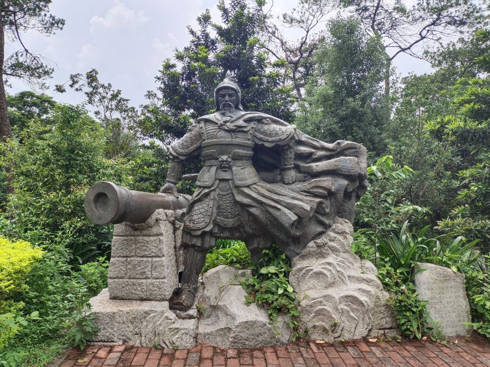袁崇焕雕塑