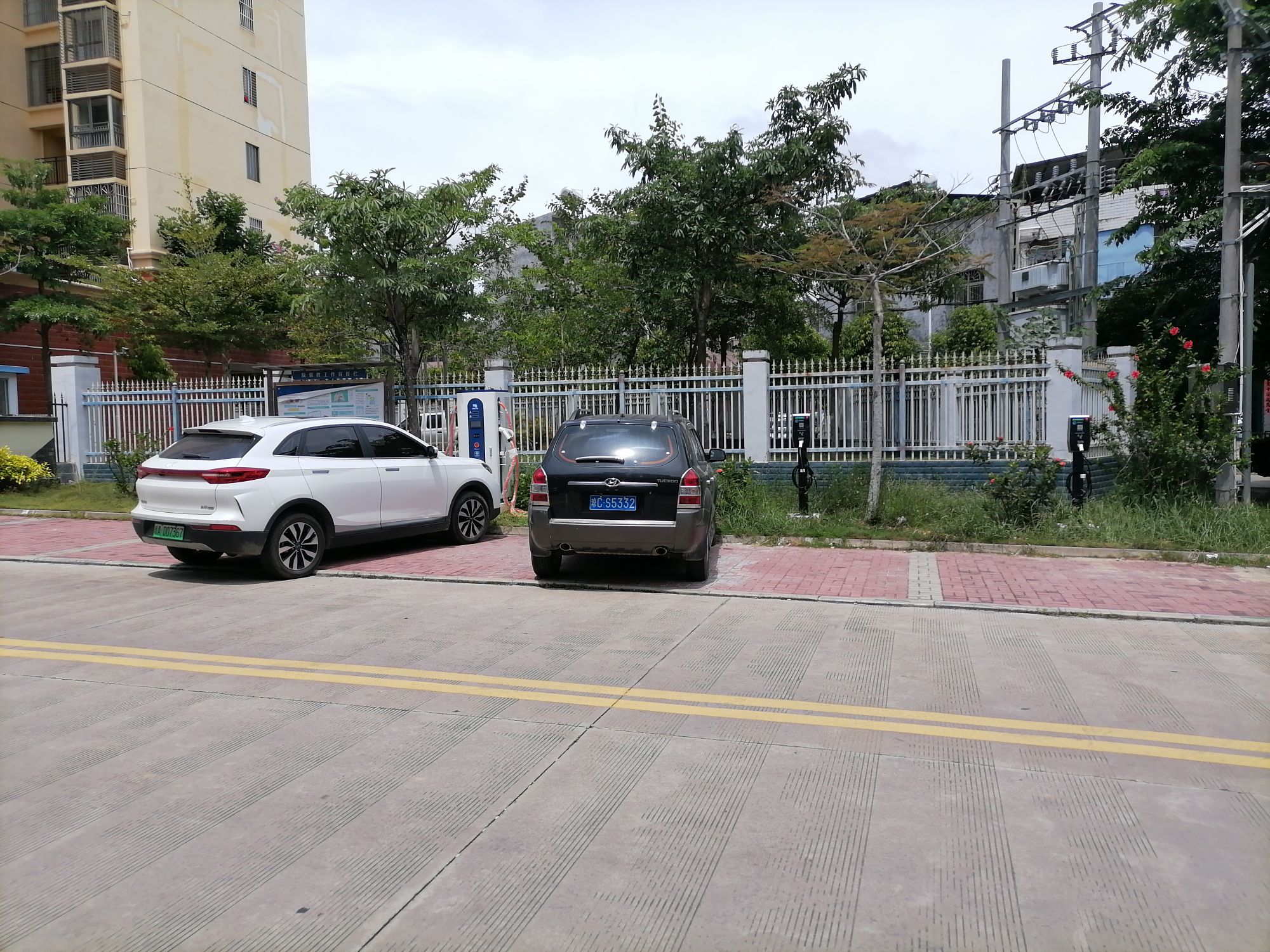 椰速充屯昌县兴达小区充电站