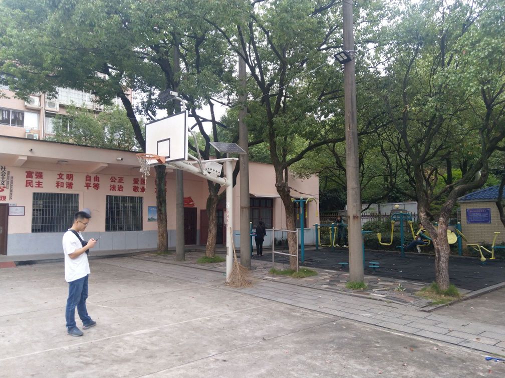 韶关社区-篮球场