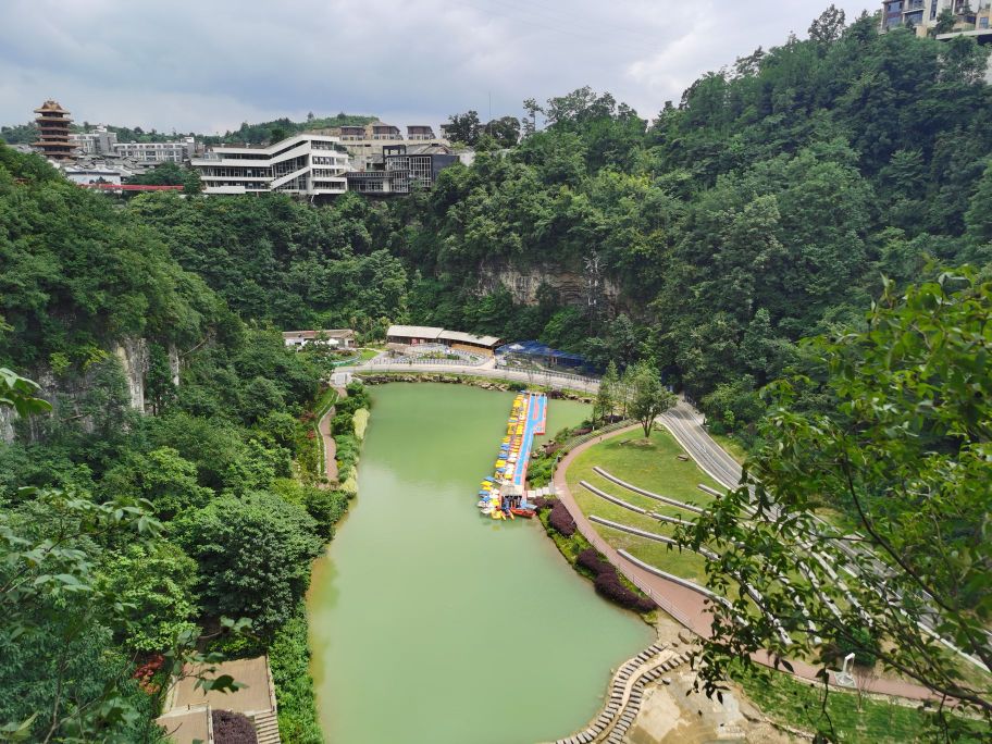 贵州省铜仁市万山区谢桥街道牙溪村