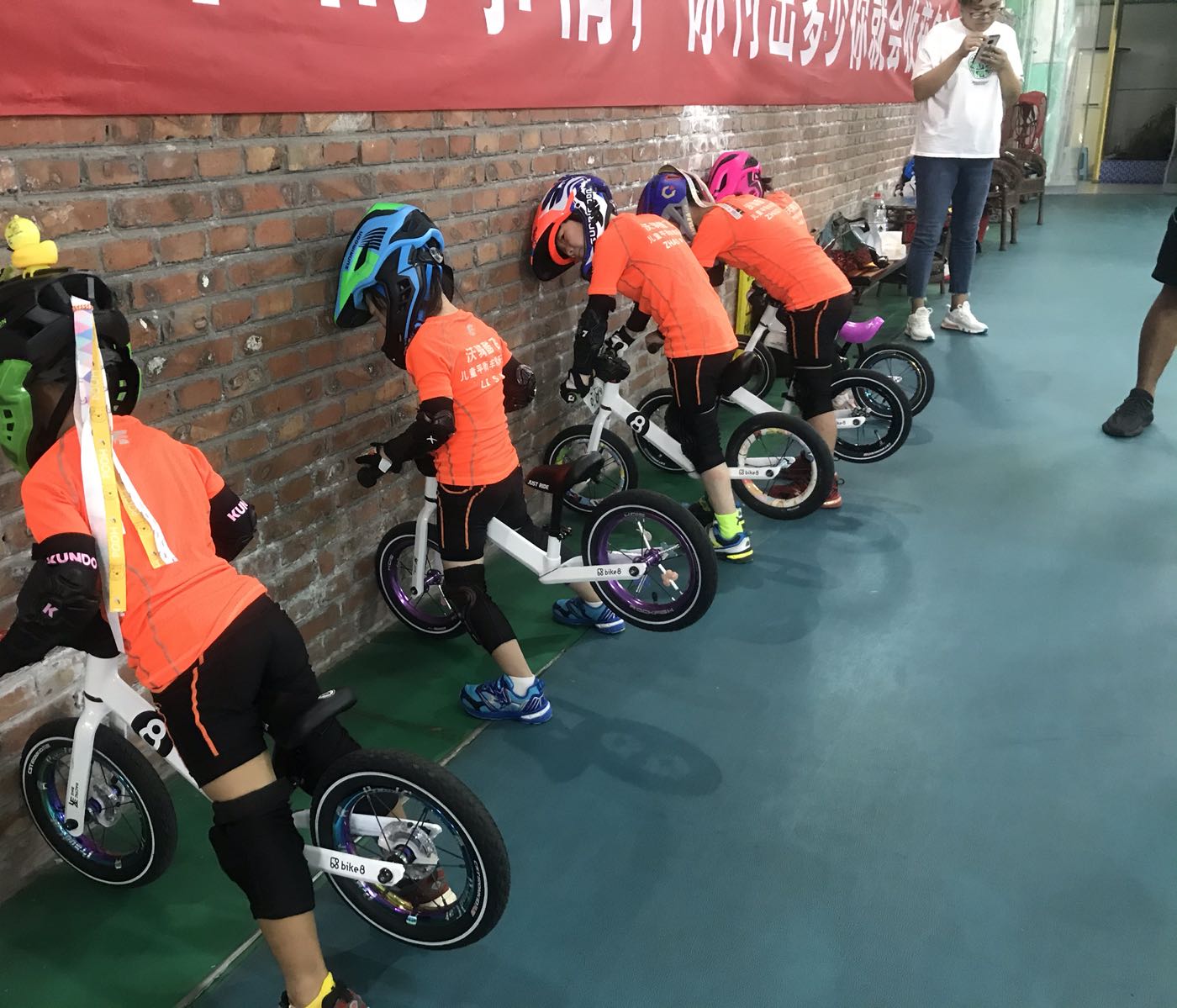 天津沃骑酷飞儿童滑步车运动馆