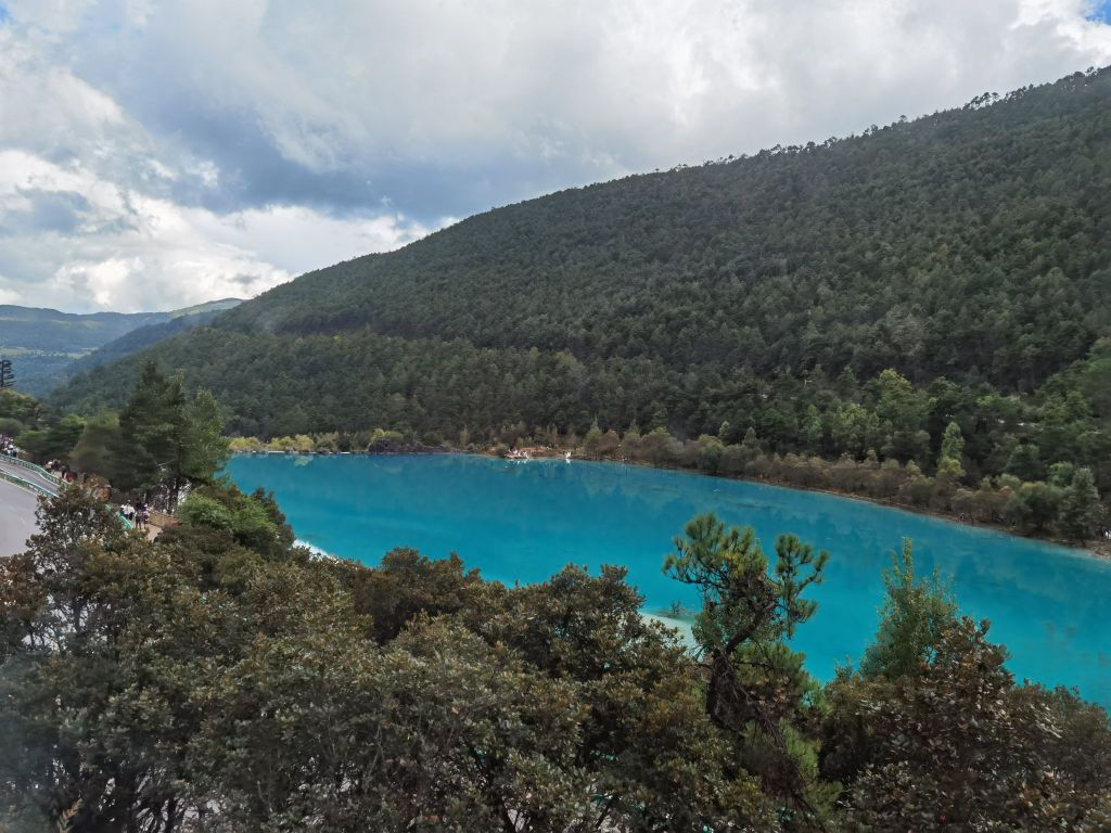 雪山圣水度家公园