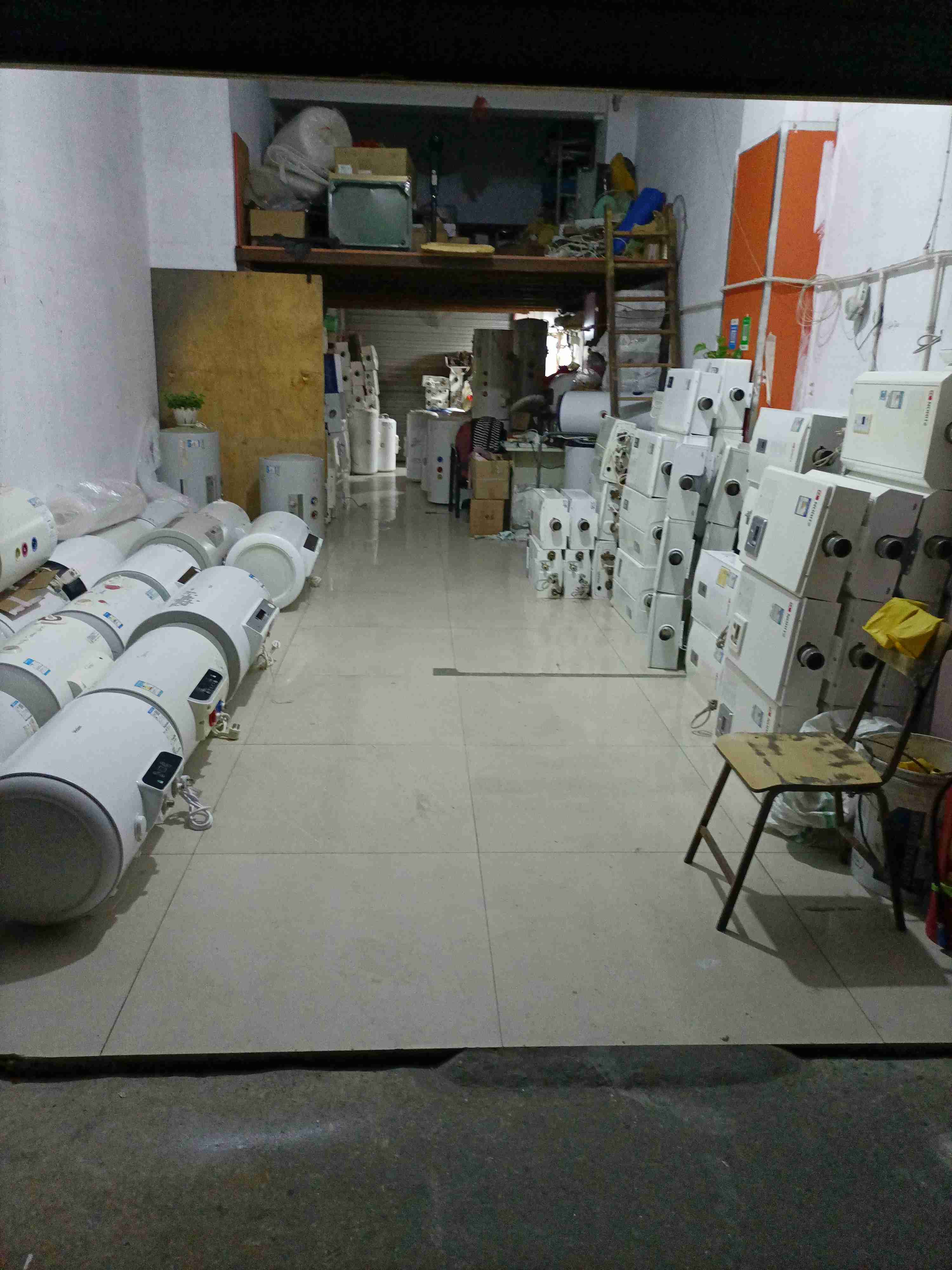 小杨热水器批发