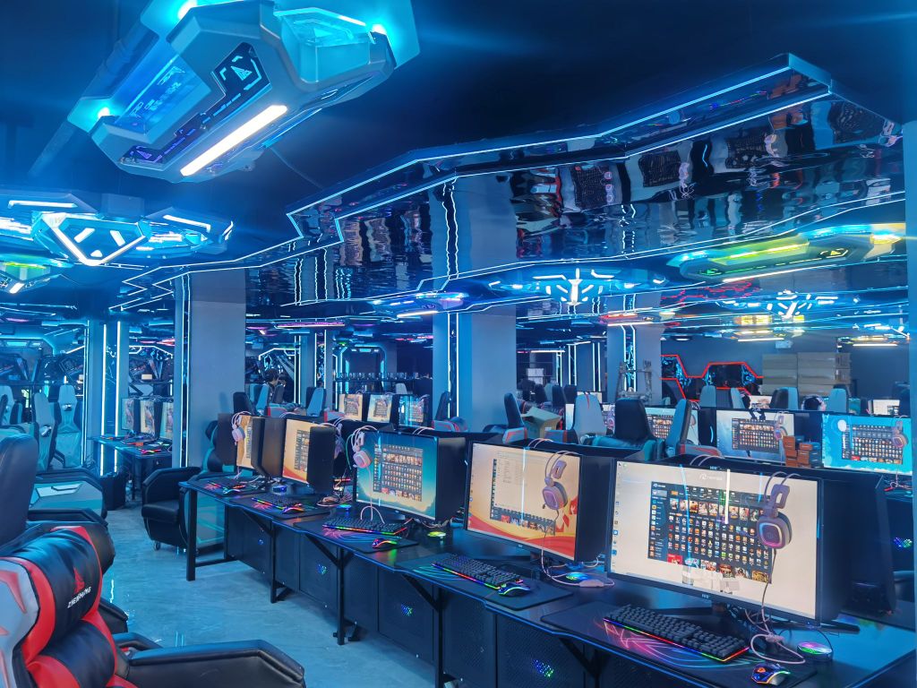 宜秀区 >> 生活服务标签: 电玩电竞 网吧休闲娱乐游乐游艺 安庆市零