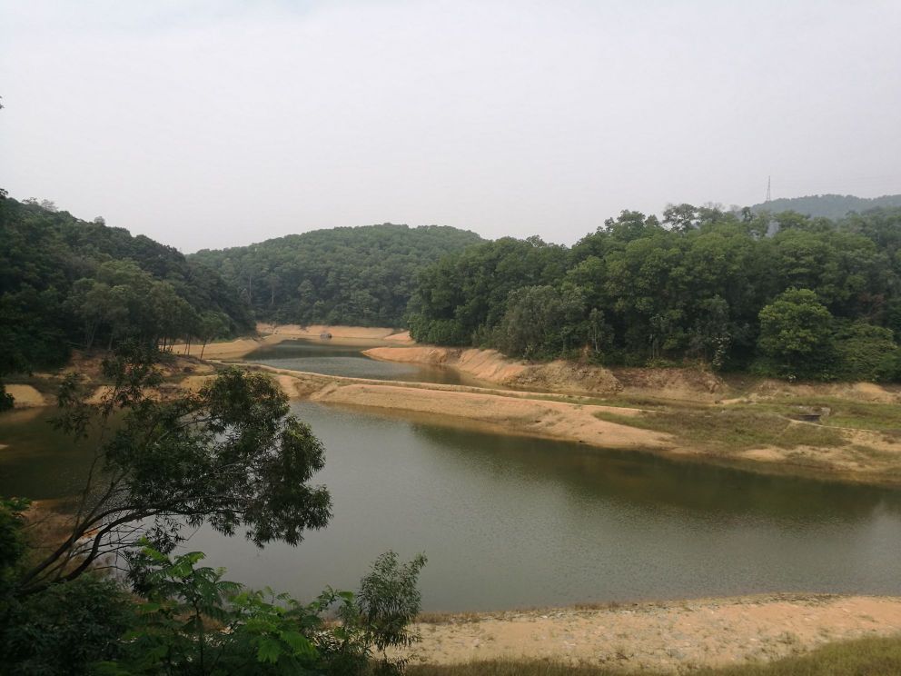石洞湖景