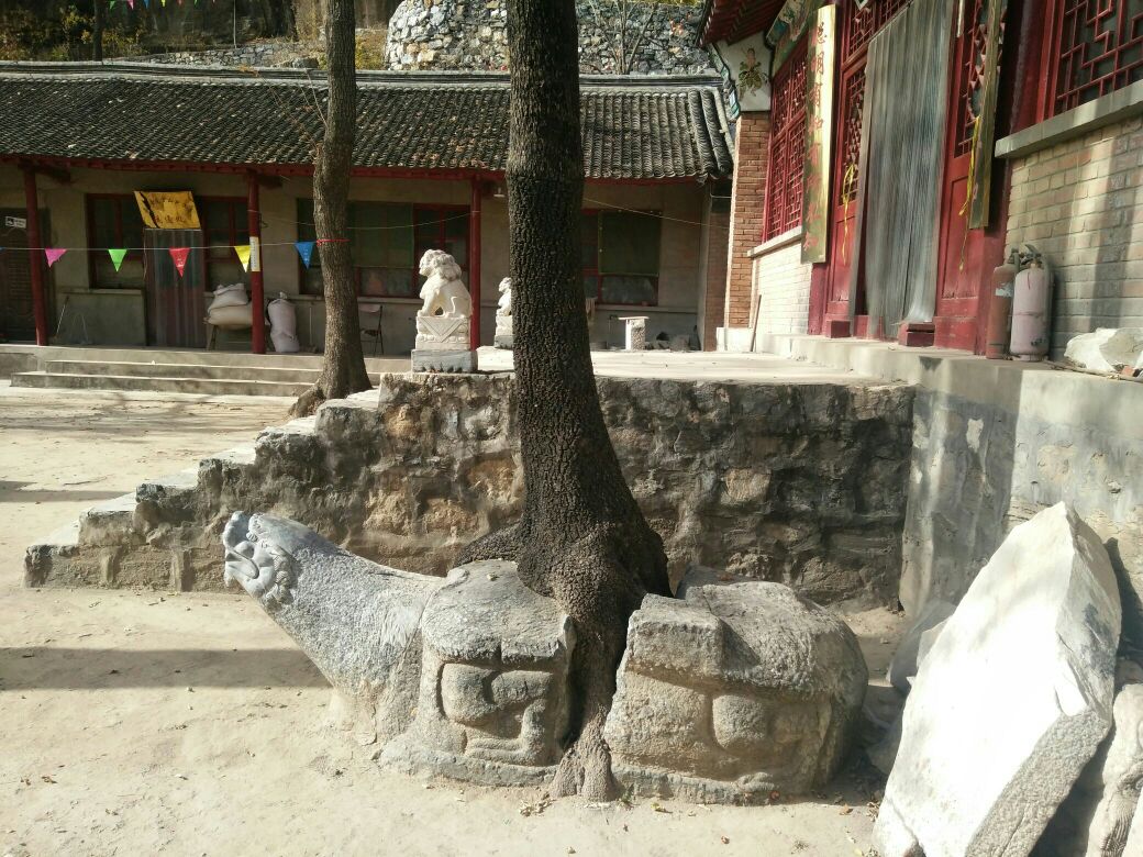 涞水县龙潭宫山庆华寺客堂