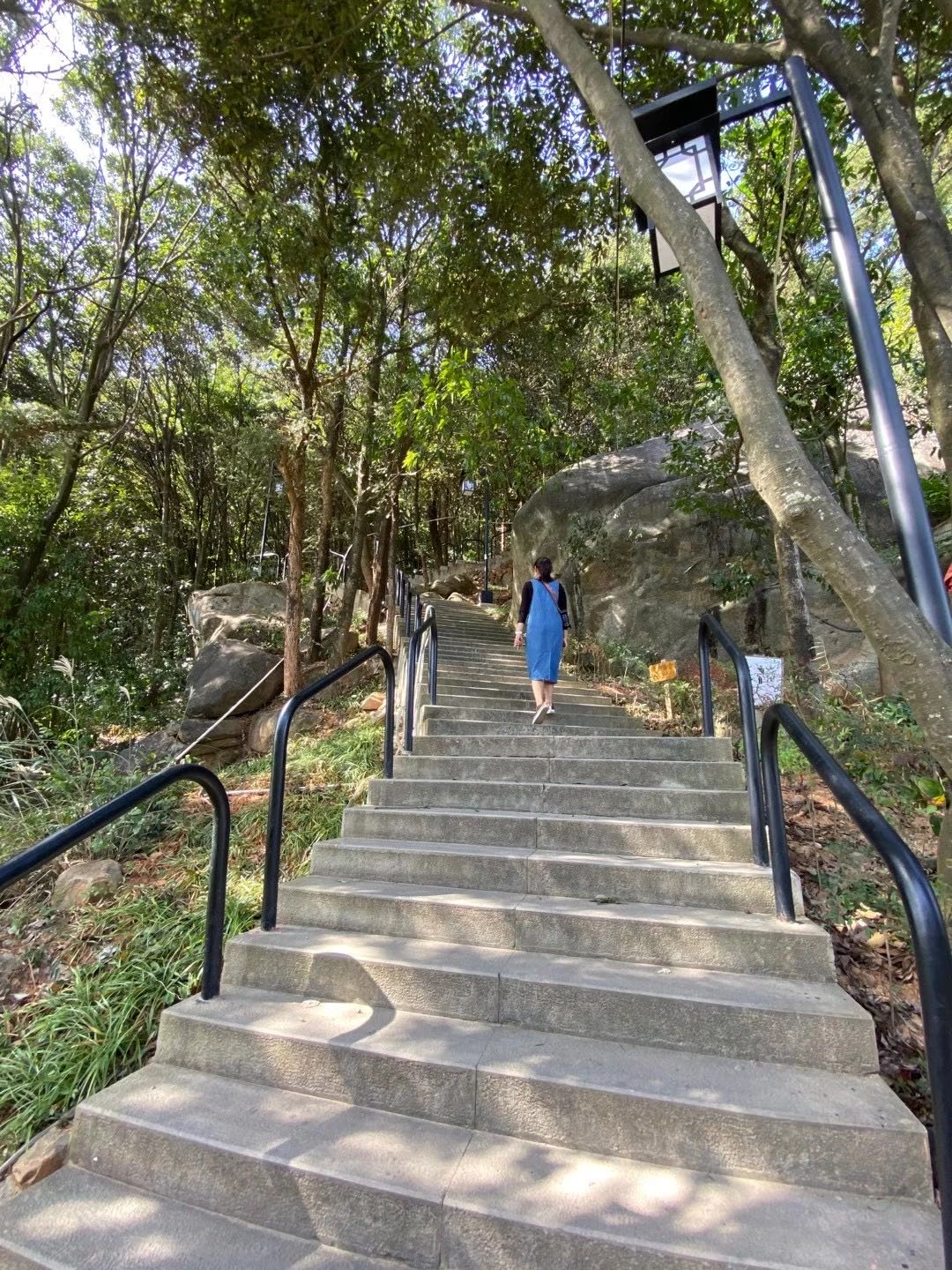 凤凰山风景区-石室岩寺