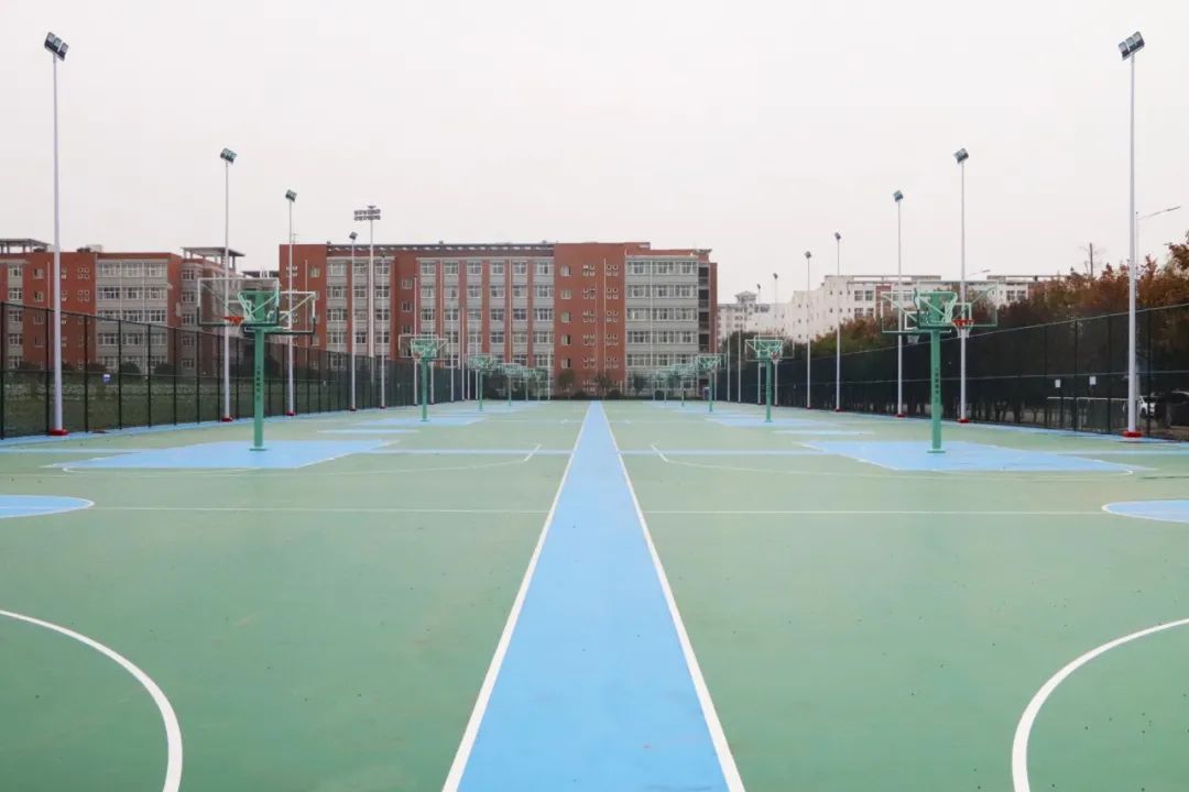 郑州航空工业管理学院(龙子湖校区)-东篮球场