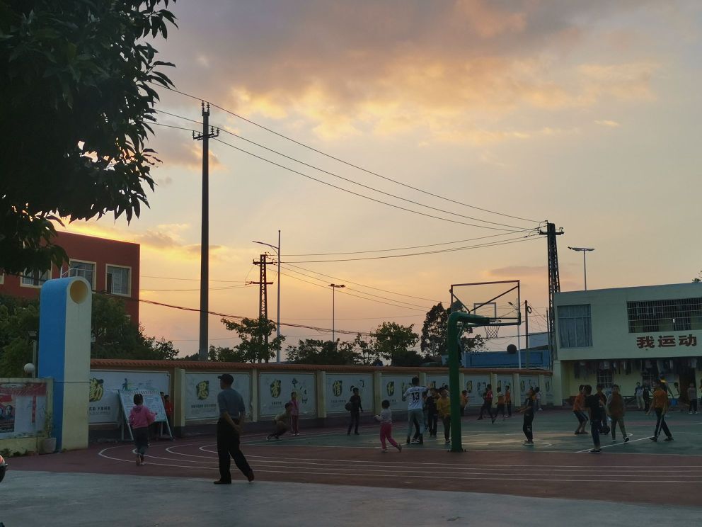 来宾市兴宾区昆仑小学