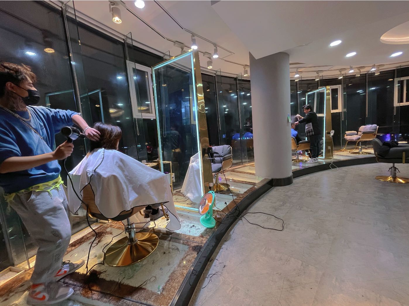 D·R号造型(广安摩尔春天百货店)