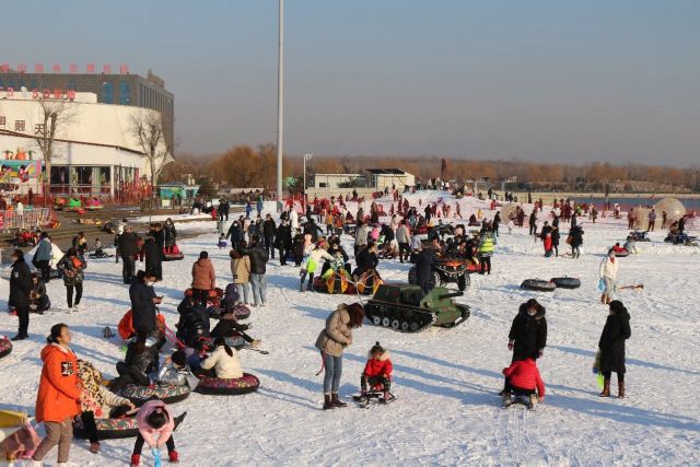 天颐湖冰雪乐国