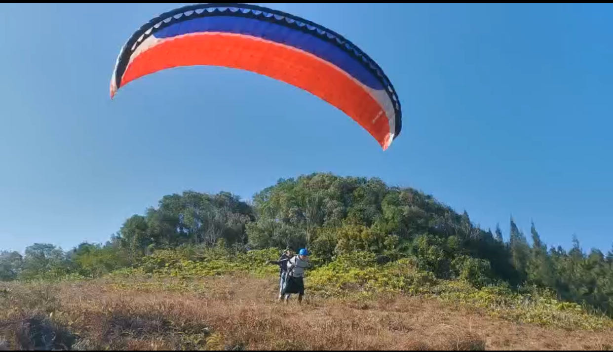 爱在飞行滑翔伞基地