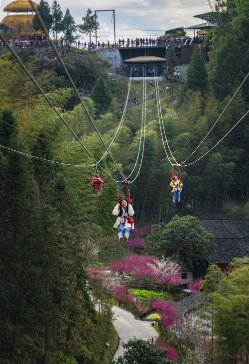 湖南省湘西土家族苗族自治州永顺县灵溪镇洞坎村