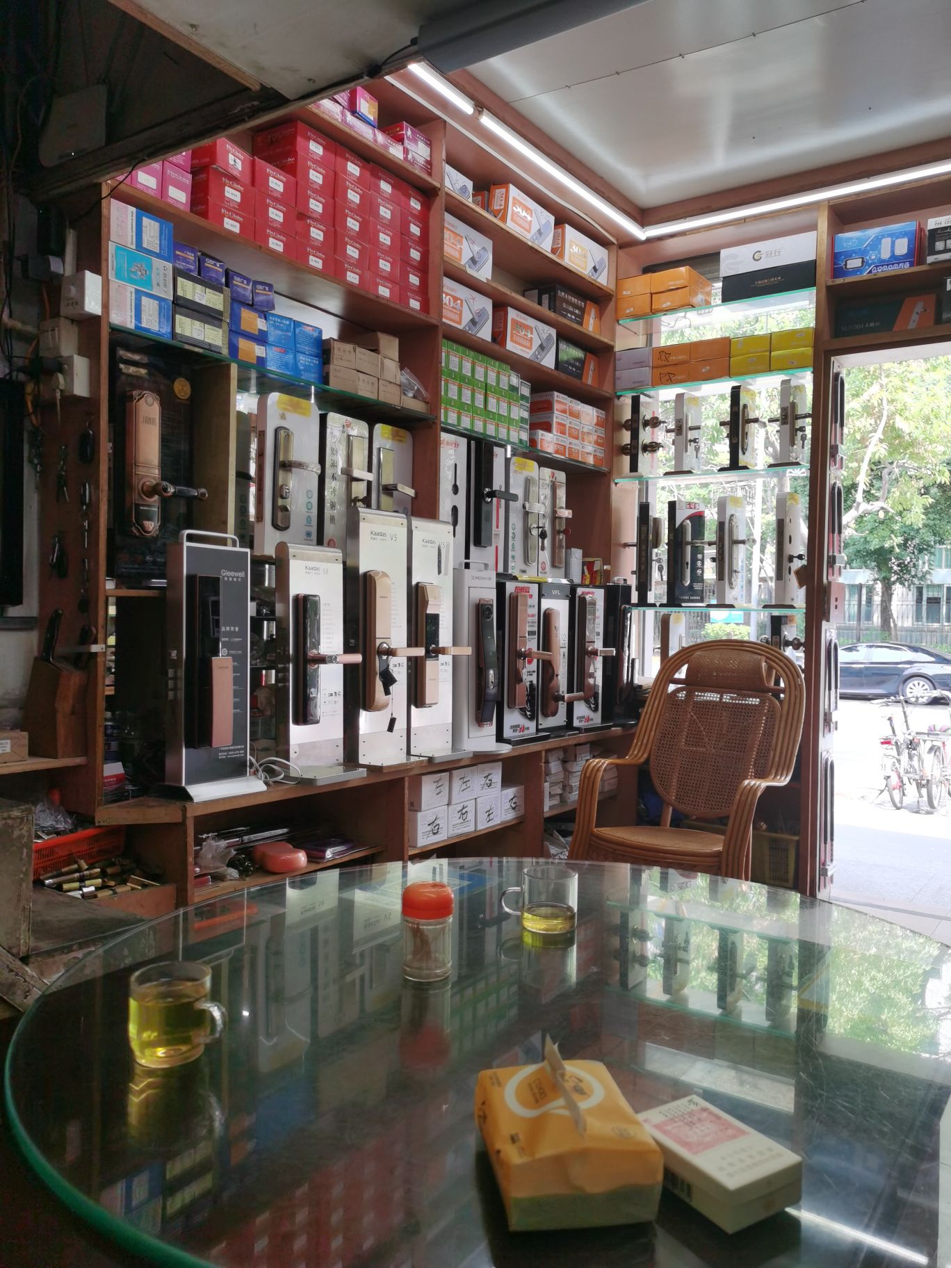 东海锁业(深业·龙溪花园店)