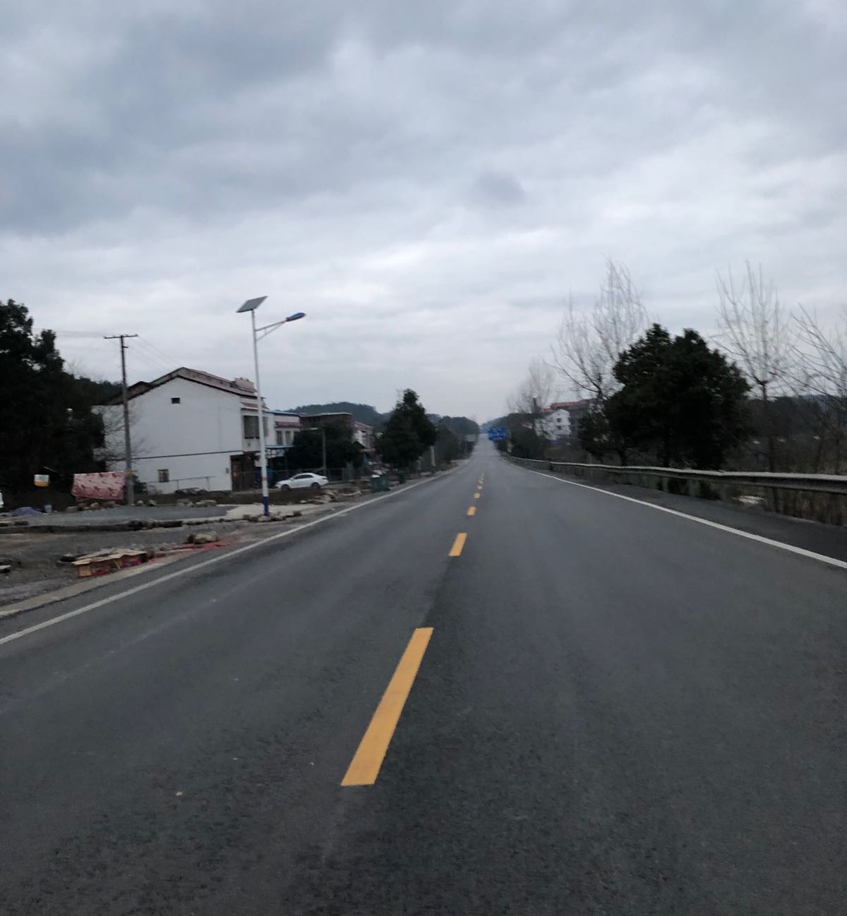 永连公路纪念碑