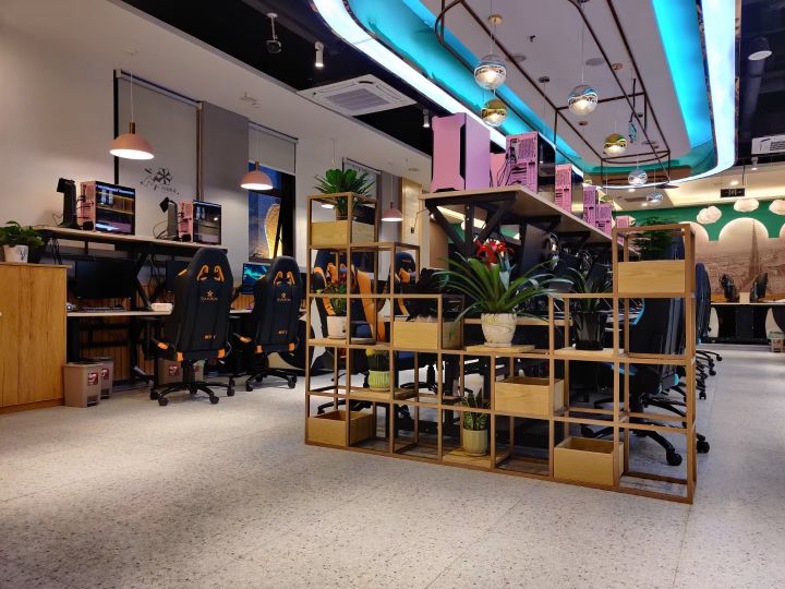 闪光电竞(金科美邻广场店)