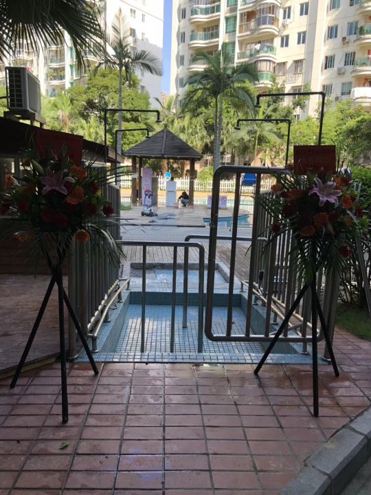 汇丰家园游泳池