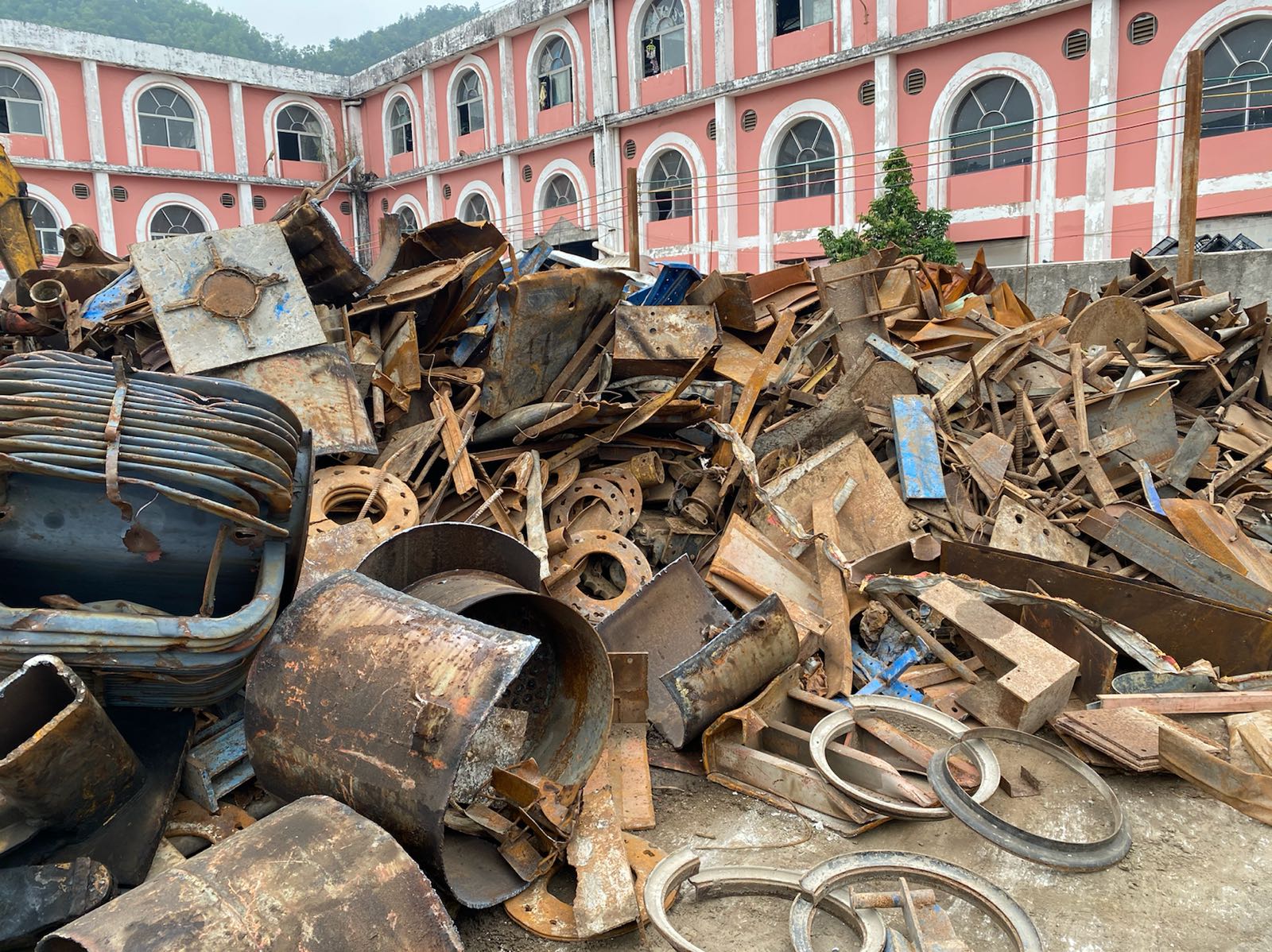 桂发废铁回收场