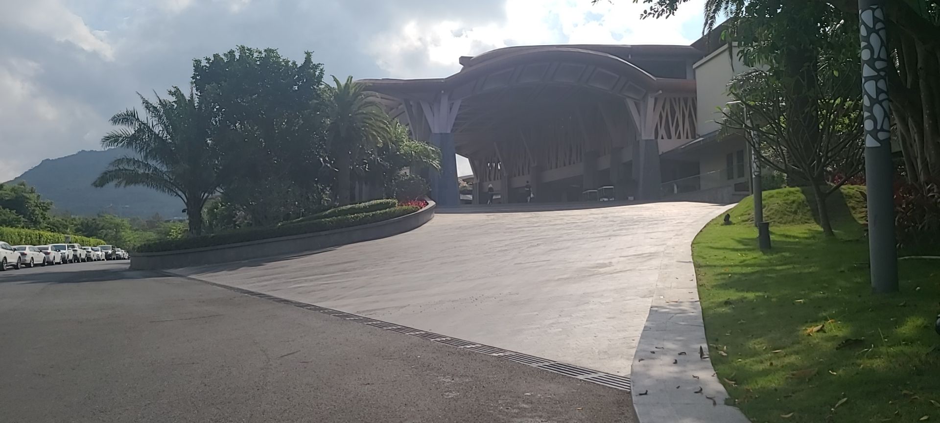 万宁石梅湾威斯汀度假酒店(石梅湾店)-地下停车场