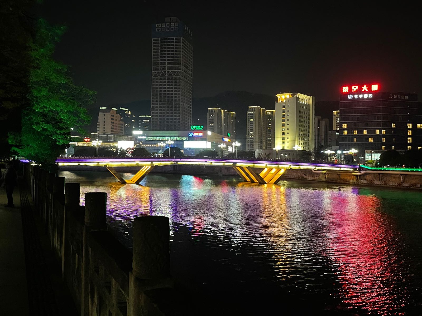 浙江省绍兴市诸暨市浣纱中路浣江公园(诸暨市公安局东南)