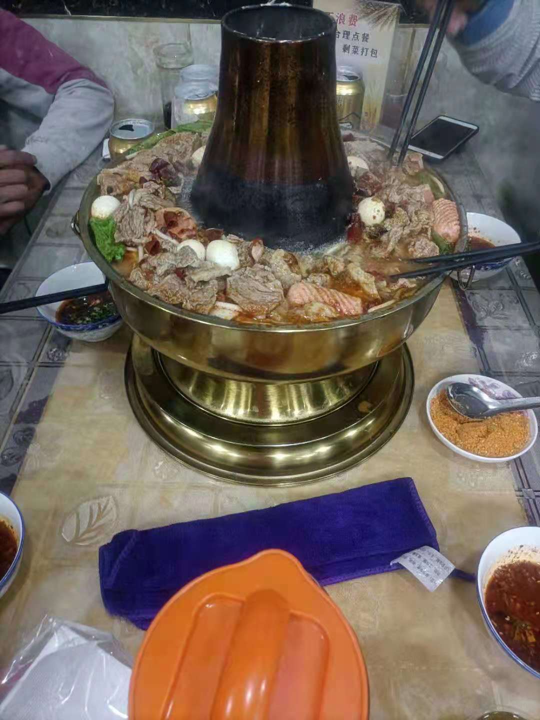 胡赛特色炕锅
