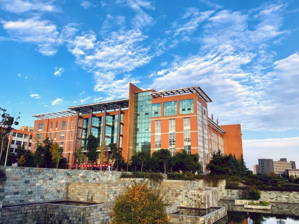 南阳医学高等专科学校