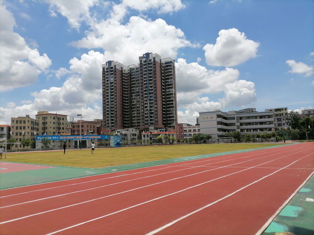 石岩湖学校