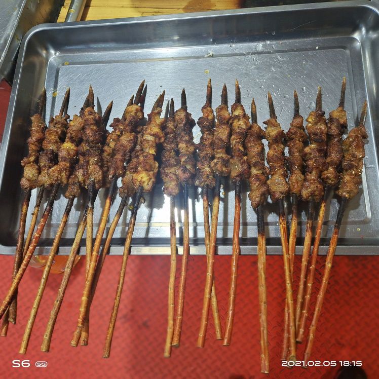 新疆羊肉烧烤店