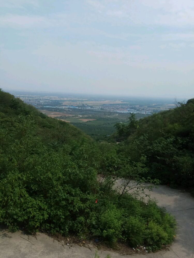 紫陵老龙沟-地上停车场