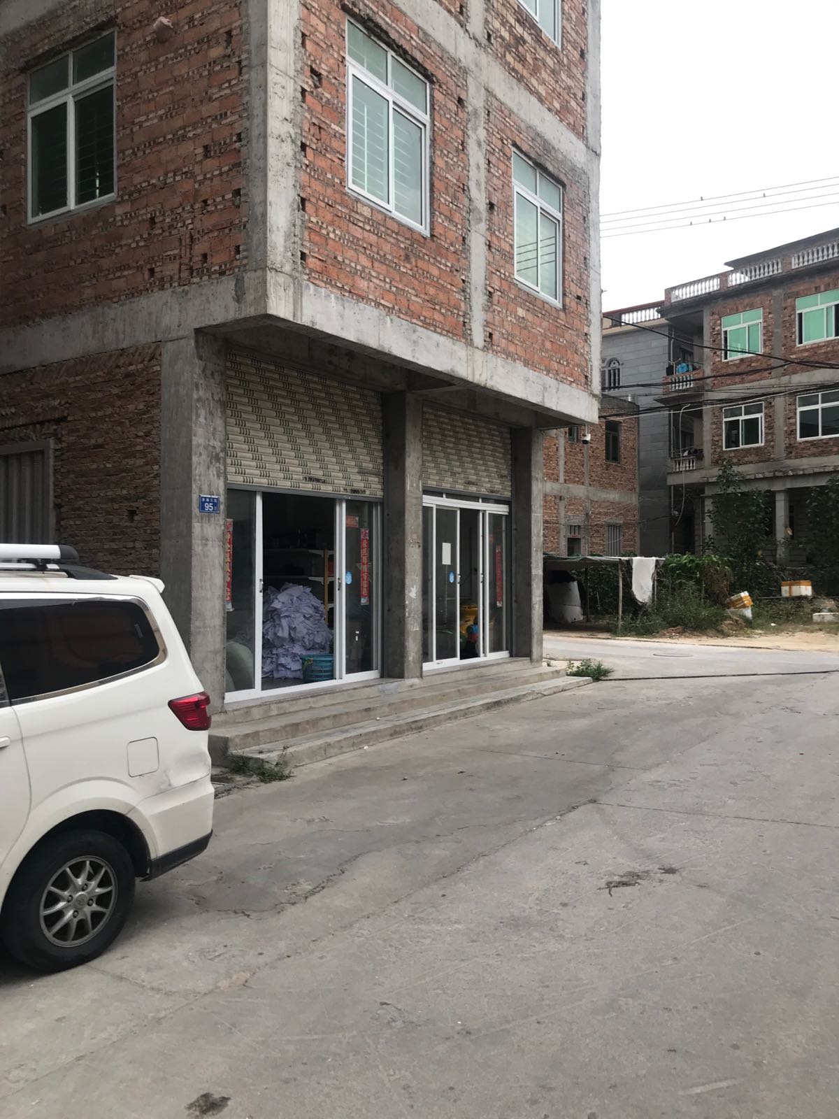 石狮市祥芝菜赤湖村3区94号晓红酒行