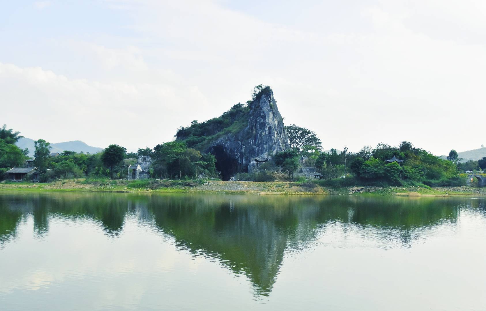 三轴岩