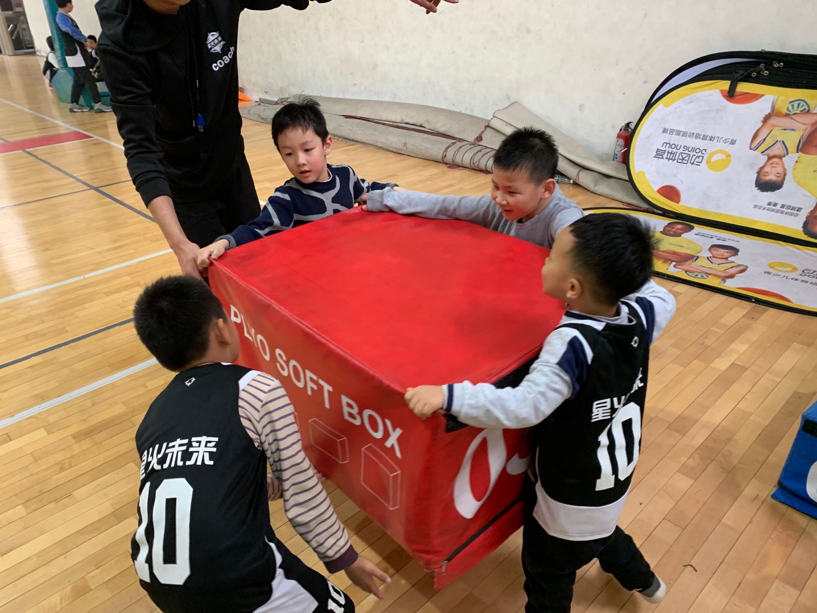 星火篮球俱乐部(红旗校区)